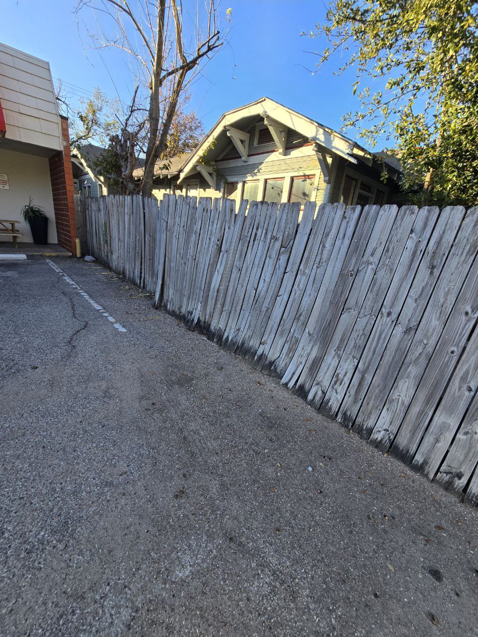 Commercial fencing contractor Houston TX