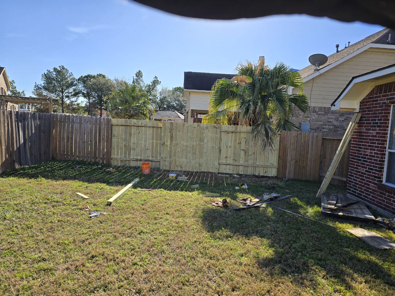Vinyl fence repair Houston TX