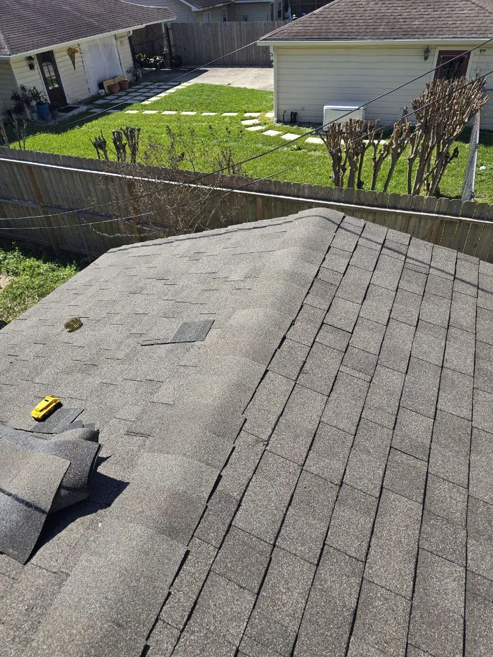 Roof edge installation Houston - Drip edge and starter shingle installation for proper drainage